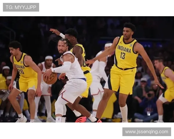 杰伦·布伦森利用挡拆掩护效率提升，主导球队关键回合得分