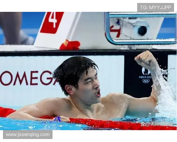 潘展乐这生活咋跟电视剧似的，训练场上的硬汉，朋友圈却全是美食照片？