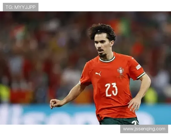 维蒂尼亚与贝林厄姆：组织核心与冲击型中场的路径对比